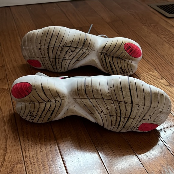 Nike free runs in 9.5 only used a couple times! - Picture 3 of 4